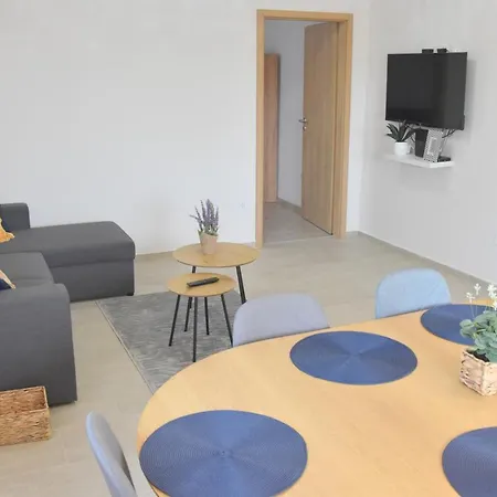 Апартаменты Voeroesko Apartmanhaz Балатональмади