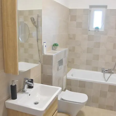 Apartmán Voeroesko Apartmanhaz Balatonalmádi