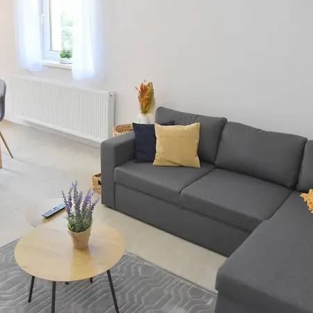 Voeroesko Apartmanhaz Lägenhet Balatonalmádi